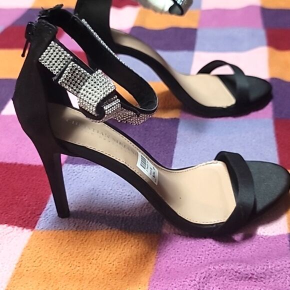 2/$20 Christian Siriano Heels - Picture 5 of 7